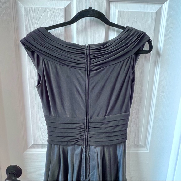 ⭐️ Adrianna Papell Women's Black Satiny Fit & Flare Pleated Cocktail Party Dress - Picture 5 of 12